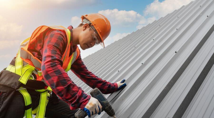 Professional Emergency Roof Repairs services in Muncie, IL